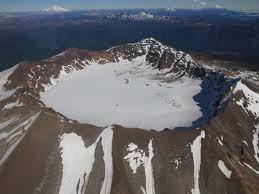 Crater del volcan Puyehue de Chile